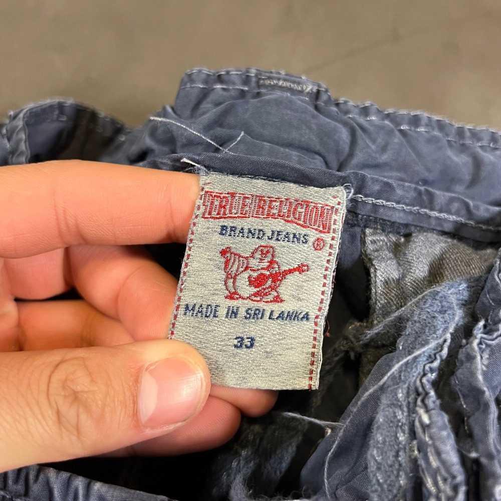 Y2K True Religion Cargo Shorts Mens 33 Navy Blue Big T Stitching Utility - Picture 3 of 7